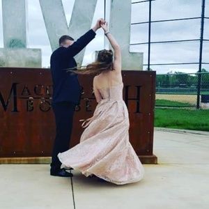 Meet your Posher, Emma